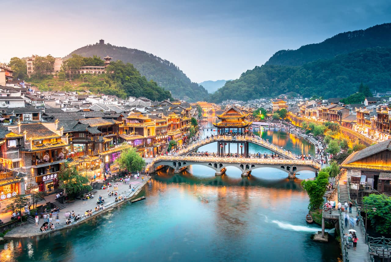 【湖南旅行團】6天 張家界(西九高鐵來回) 衡陽、長沙、張家界（天門山）、鳳凰古城 美景之旅